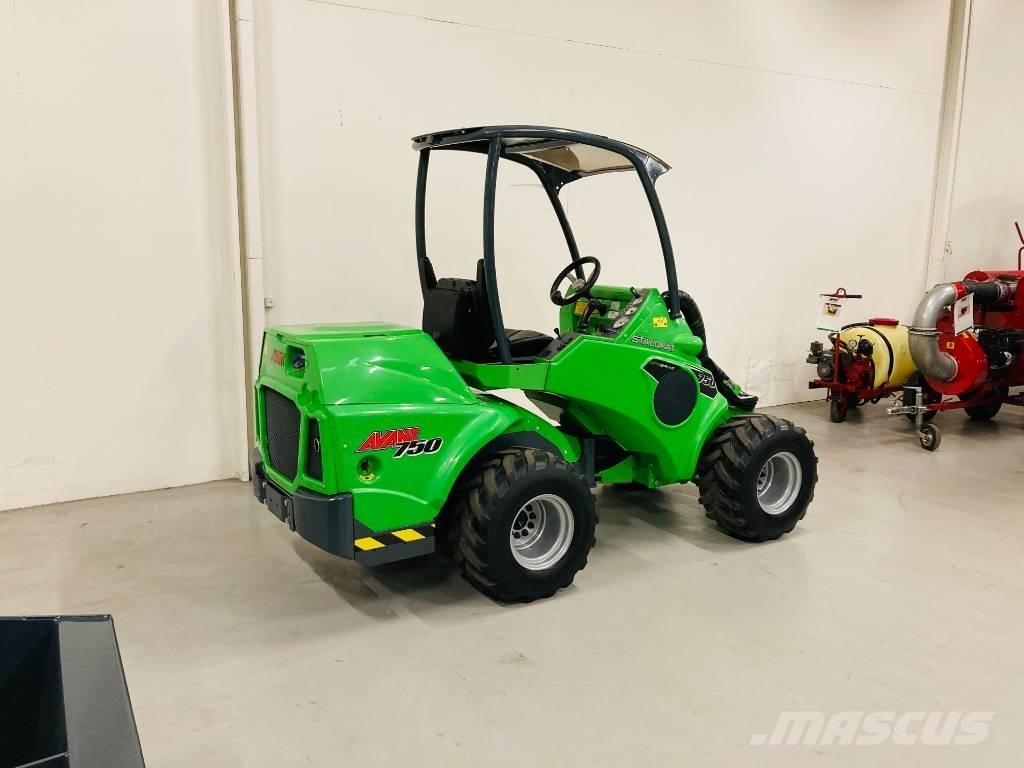 Avant 750 Малые погрузчики