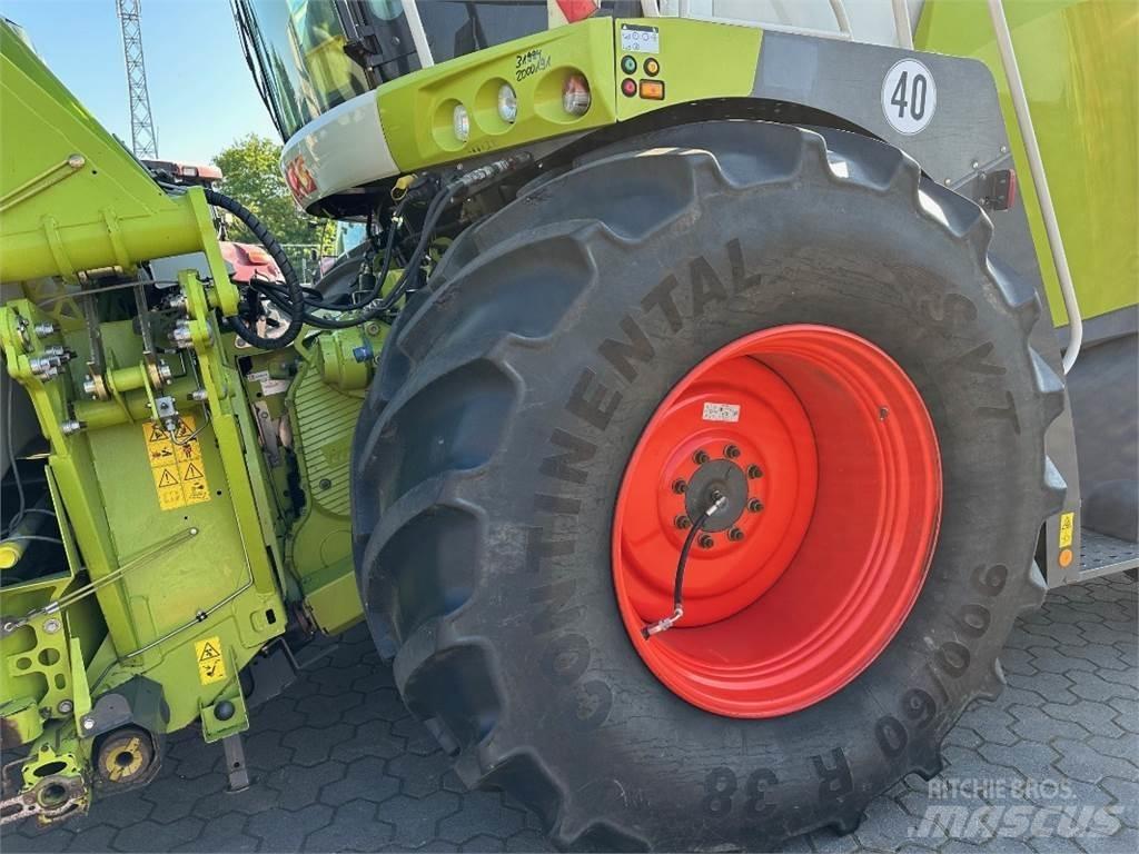 CLAAS Jaguar 970 Прицепные кормоуборочные комбайны