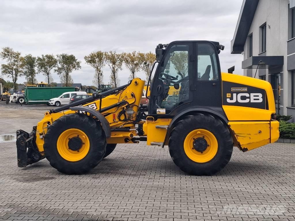 JCB TM 320 AGRI Сельскохозяйственные телескопические погрузчики