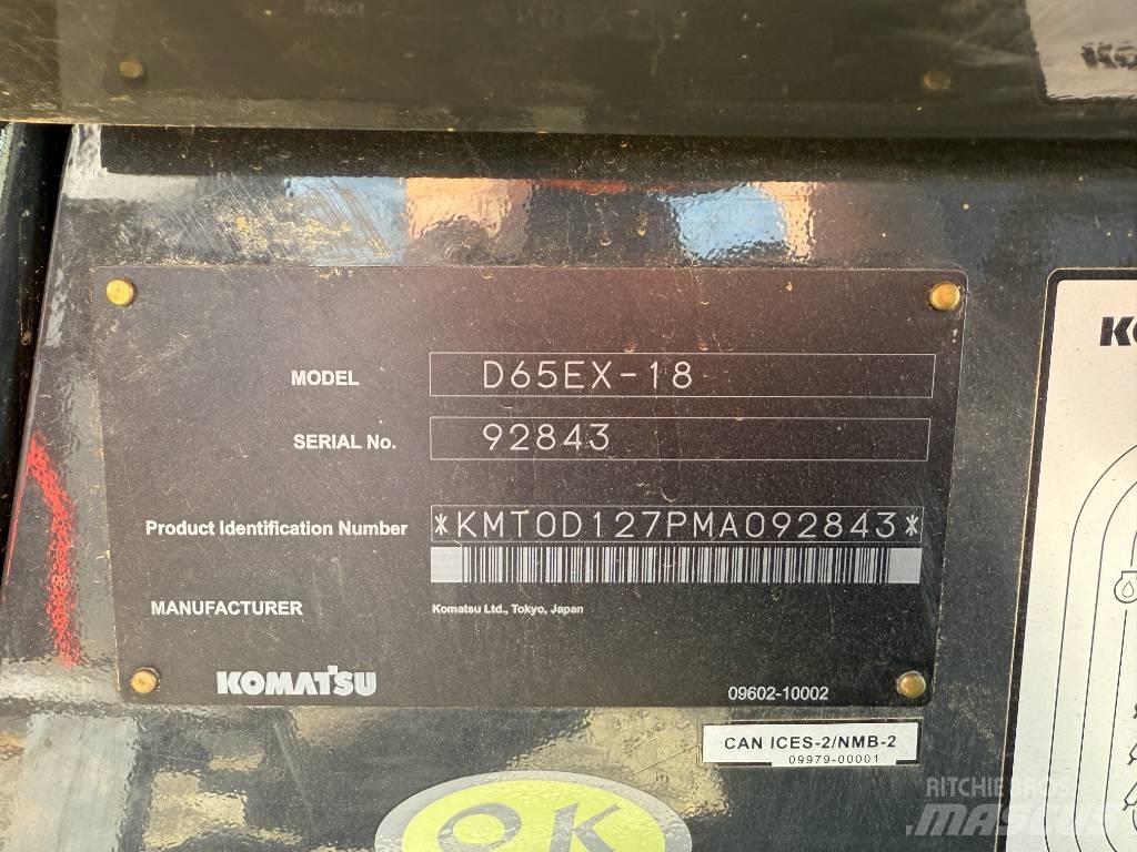 Komatsu D65EX-18 Гусеничные бульдозеры