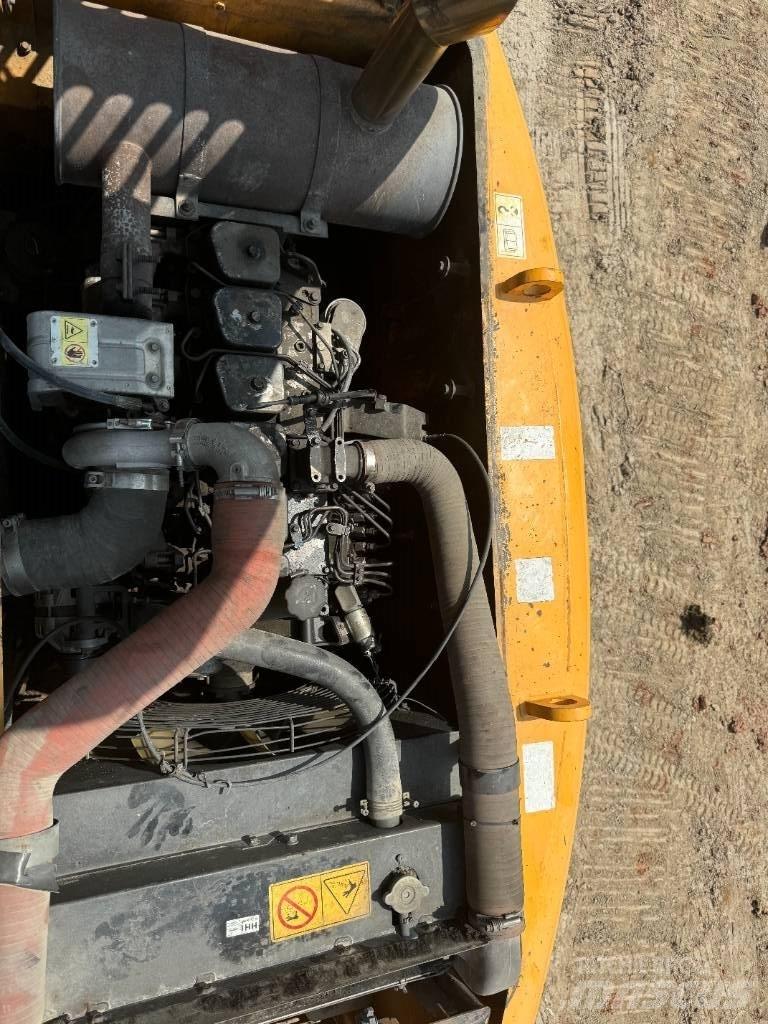 Hyundai R150W-9 Колёсные экскаваторы