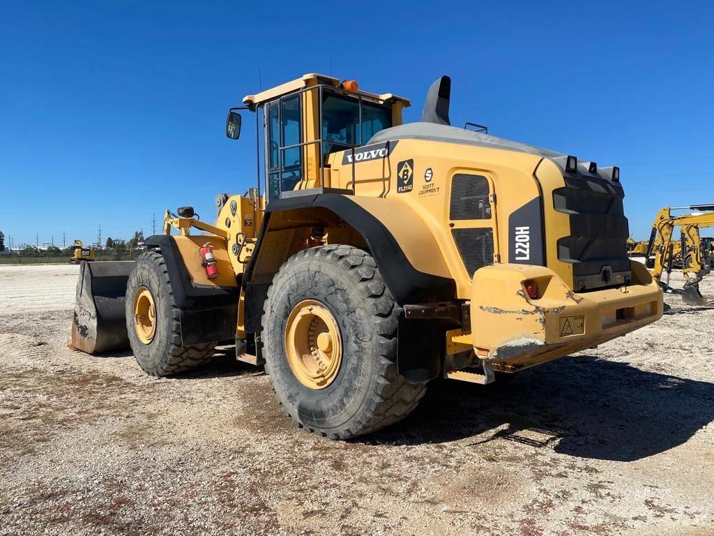 Volvo L 220 H Фронтальные погрузчики
