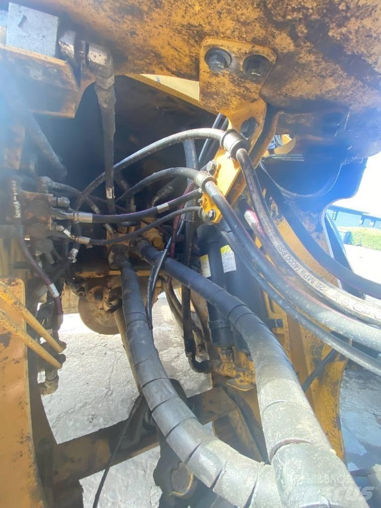 CAT 966 M Фронтальные погрузчики