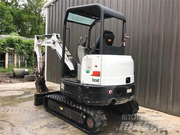 Bobcat E32M Мини-экскаваторы