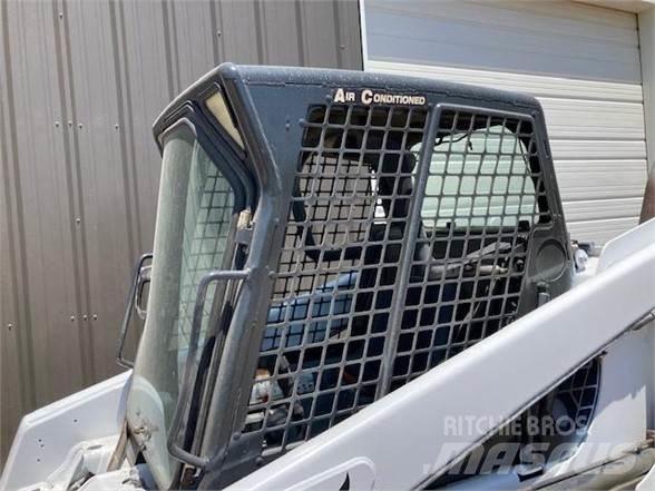 Bobcat T200 Мини-погрузчики