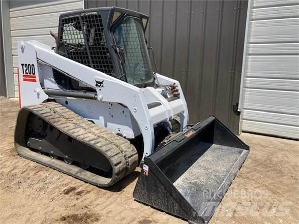 Bobcat T200 Мини-погрузчики