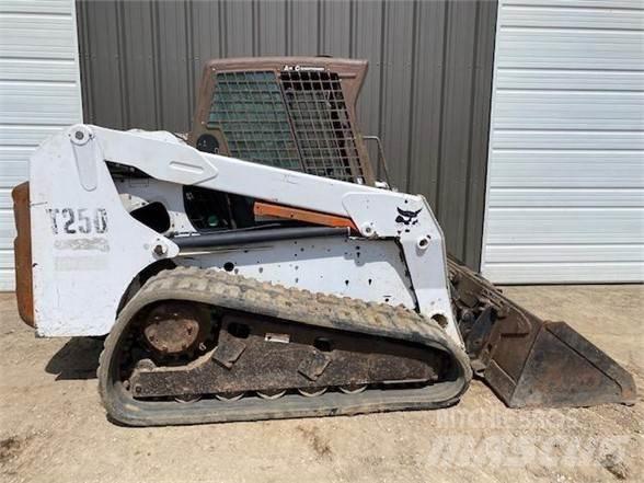 Bobcat T250 Мини-погрузчики