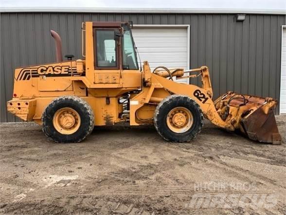 CASE 621ZF Фронтальные погрузчики