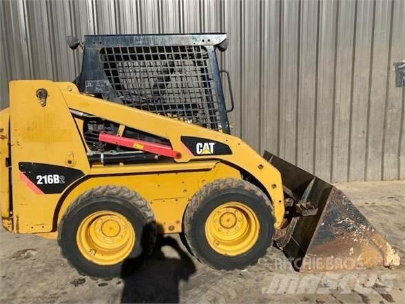 CAT 216B2 Мини-погрузчики