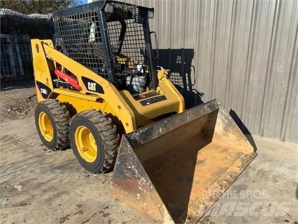 CAT 216B2 Мини-погрузчики