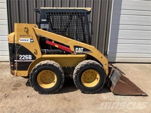 CAT 226B Мини-погрузчики