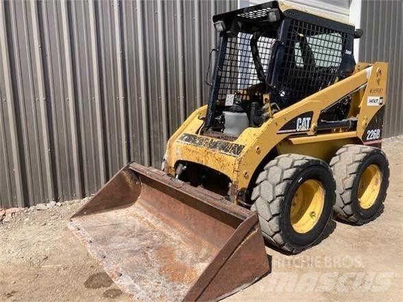 CAT 226B Мини-погрузчики