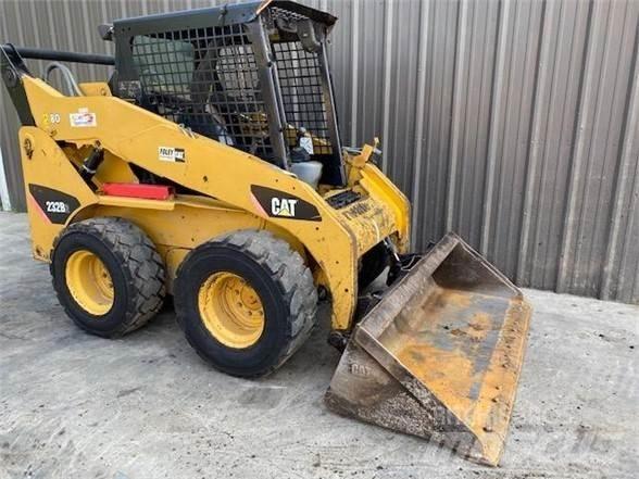CAT 232B2 Мини-погрузчики