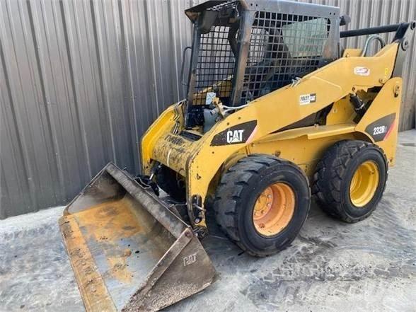 CAT 232B2 Мини-погрузчики