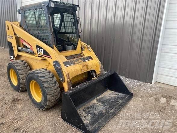 CAT 236 Мини-погрузчики