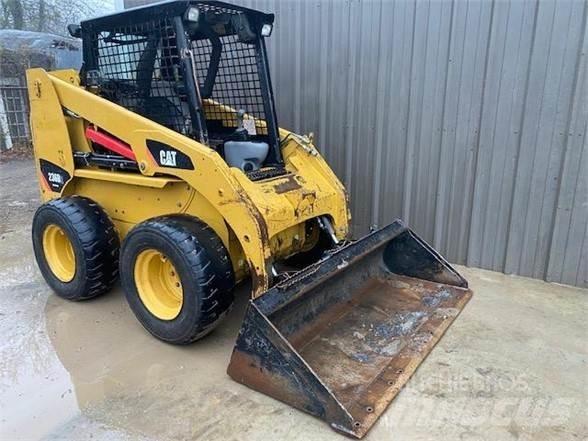CAT 236B2 Мини-погрузчики