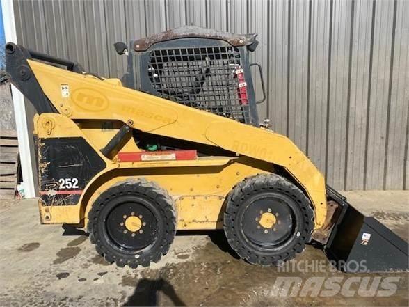 CAT 252 Мини-погрузчики