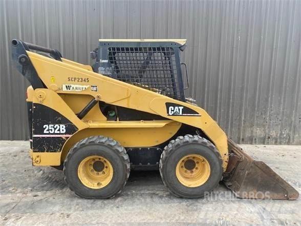 CAT 252B Мини-погрузчики