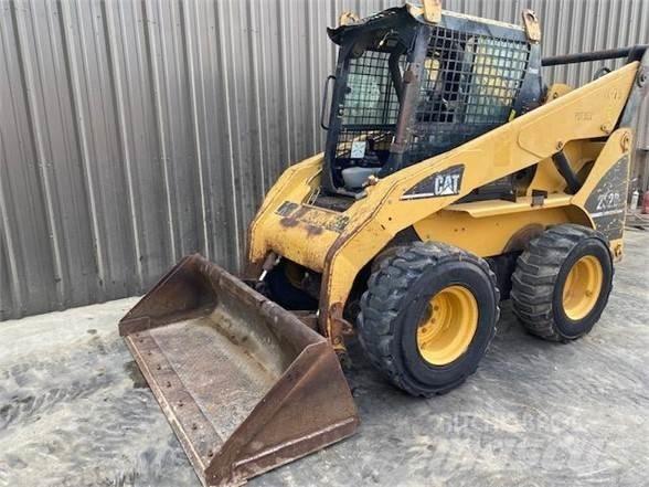 CAT 262B Мини-погрузчики