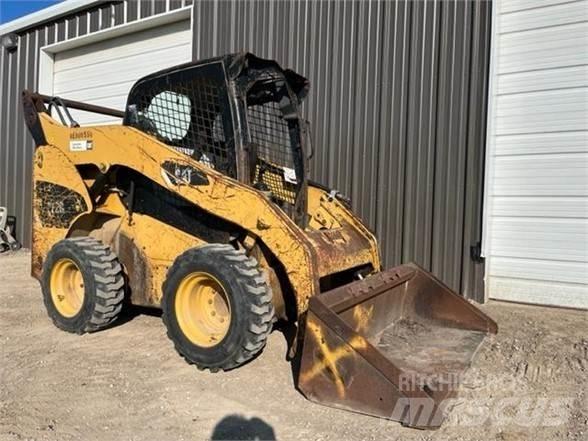 CAT 272C Мини-погрузчики