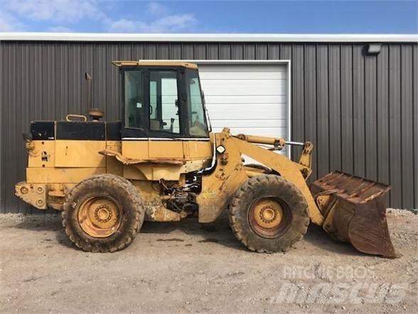 CAT 918F Фронтальные погрузчики