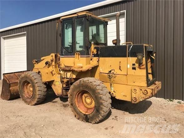 CAT 918F Фронтальные погрузчики