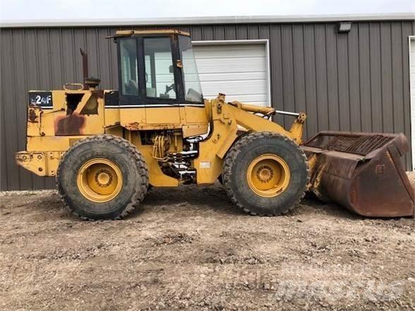 CAT 924F Фронтальные погрузчики