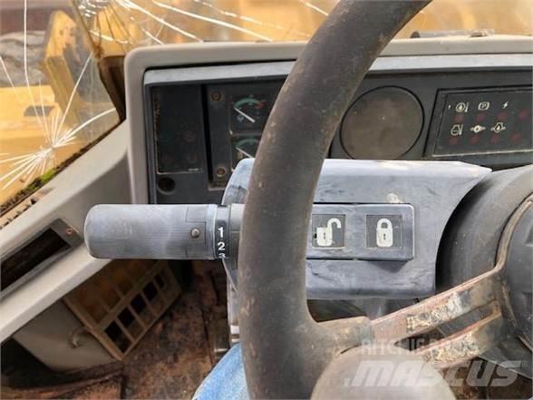 CAT 924F Фронтальные погрузчики