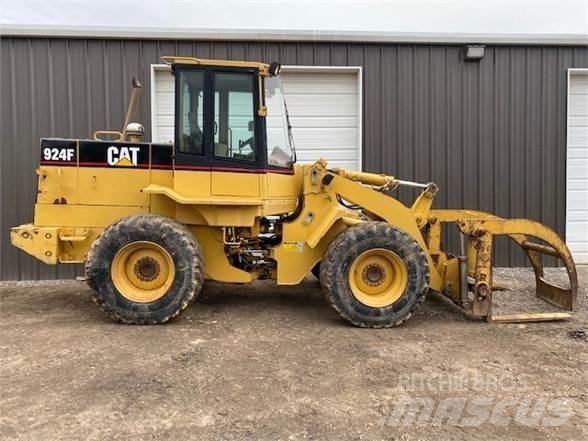 CAT 924F Фронтальные погрузчики