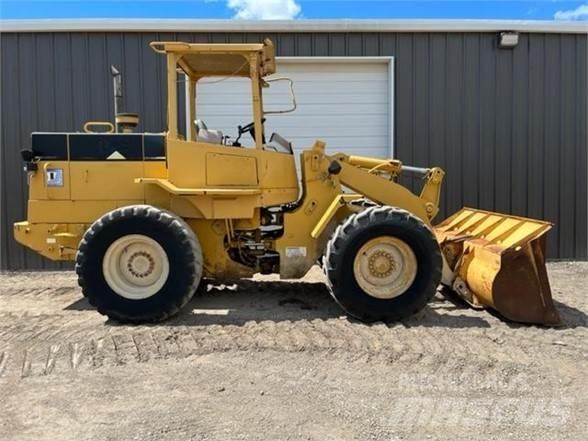 CAT 924F Фронтальные погрузчики