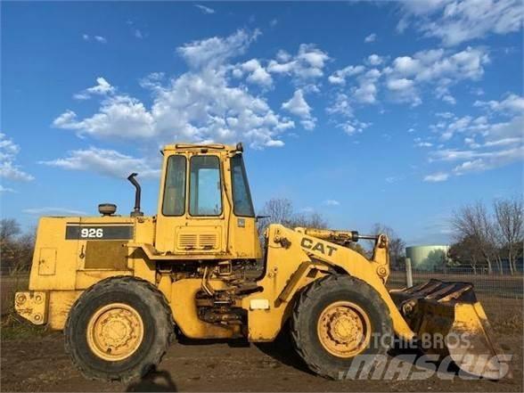 CAT 926 Фронтальные погрузчики