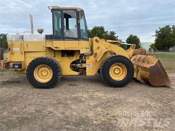 CAT 928F Фронтальные погрузчики