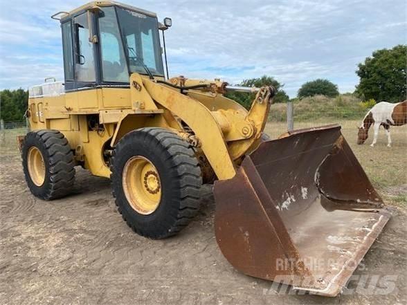 CAT 928F Фронтальные погрузчики