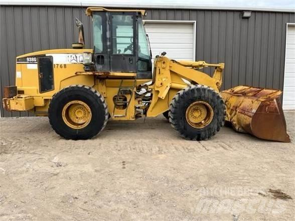 CAT 938G Фронтальные погрузчики