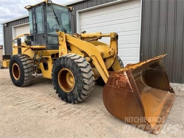 CAT 938G Фронтальные погрузчики