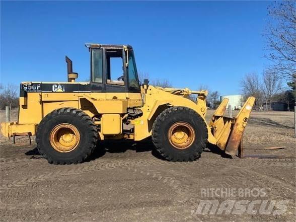 CAT 950F Фронтальные погрузчики