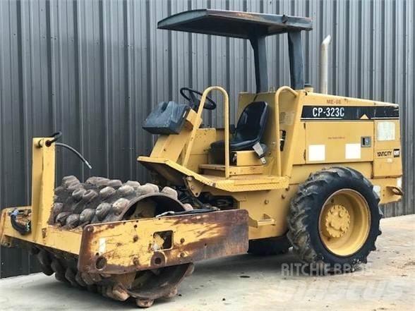 CAT CP-323C Грунтовые катки