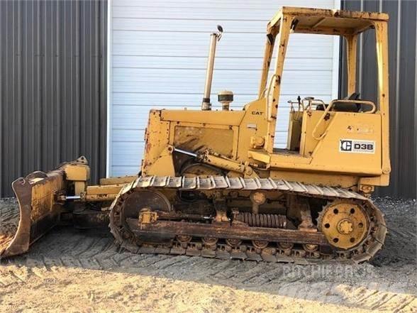 CAT D3B Гусеничные бульдозеры