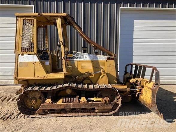 CAT D3C Гусеничные бульдозеры