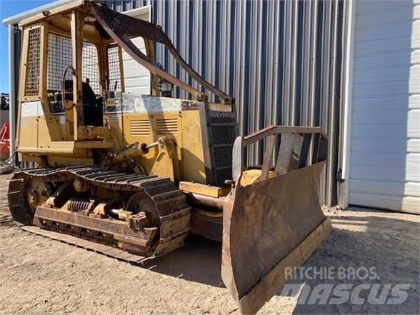 CAT D3C Гусеничные бульдозеры