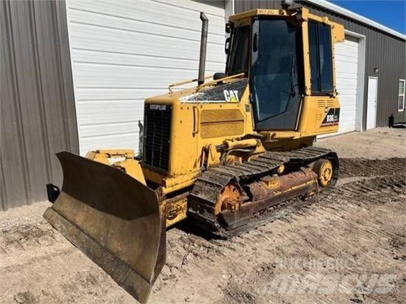 CAT D3G Гусеничные бульдозеры