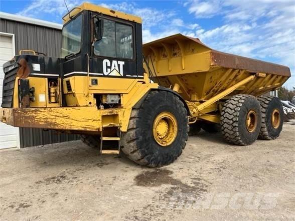 CAT D400E Шарнирно-сочленённые самосвалы