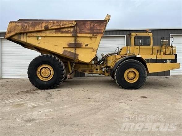 CAT D40D Шарнирно-сочленённые самосвалы
