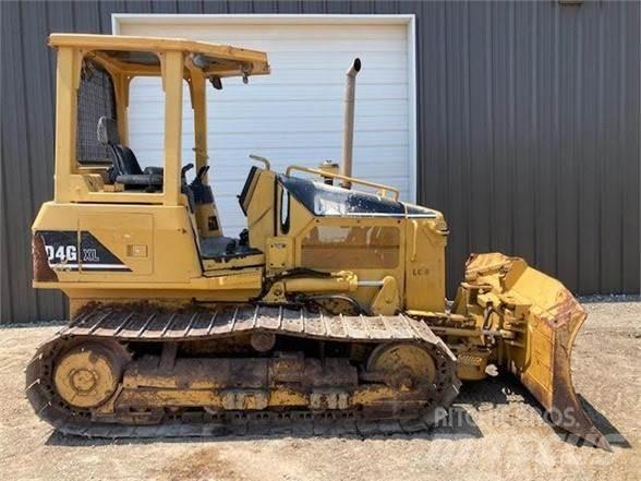 CAT D4G Гусеничные бульдозеры