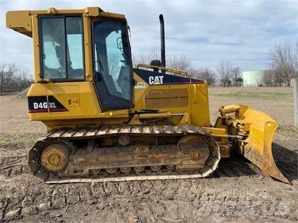 CAT D4G XL Гусеничные бульдозеры