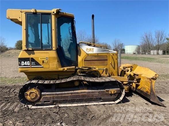 CAT D4G XL Гусеничные бульдозеры