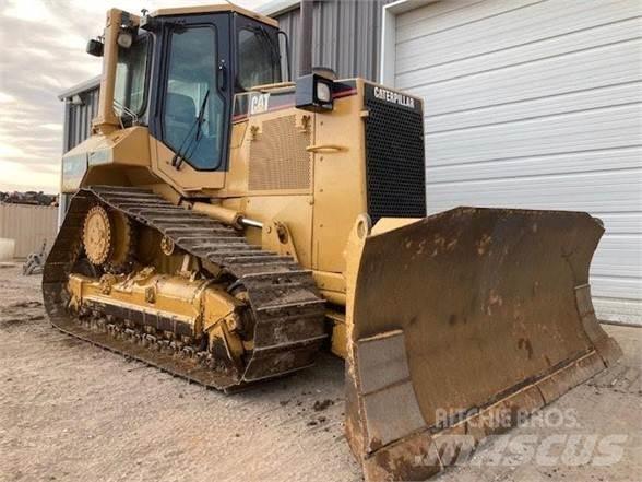 CAT D5M Гусеничные бульдозеры