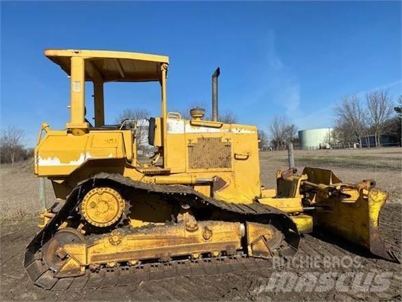 CAT D5M LGP Гусеничные бульдозеры