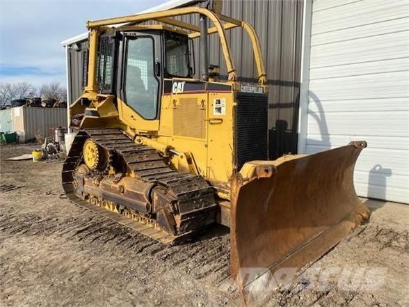 CAT D5M XL Гусеничные бульдозеры