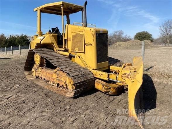 CAT D5N Гусеничные бульдозеры